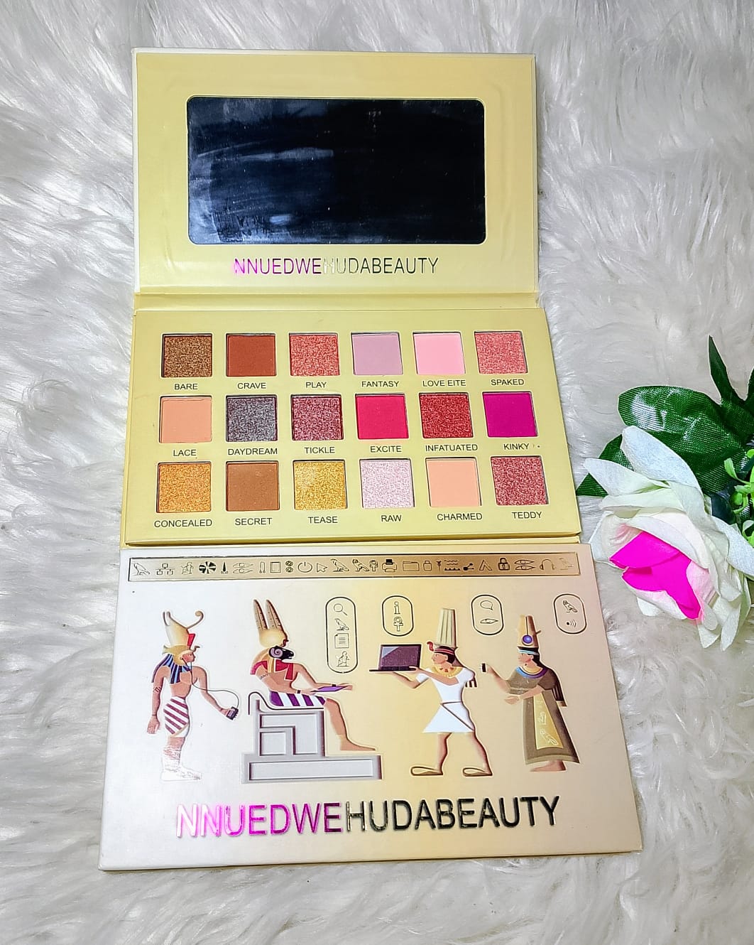 HUDA BEAUTY EYESHADES PALETE