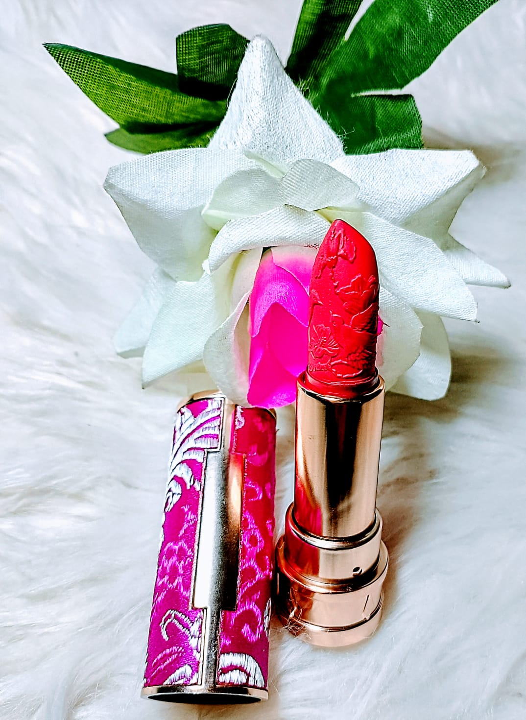 EMBOSSED LIPSTICK 💄